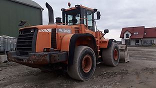 Doosan wheel loader DL300